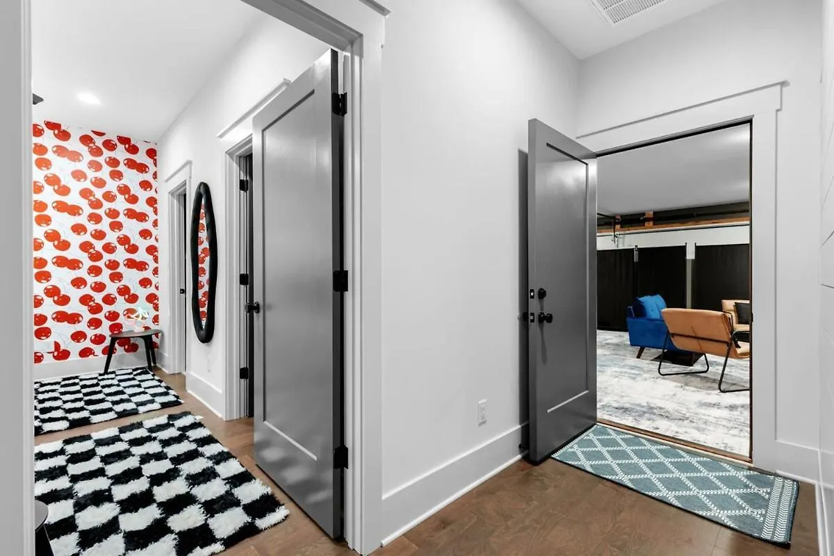 Holiday home 14 Bed Luxe Nashville Retreat With Game Room & Perfect For Large Groups!