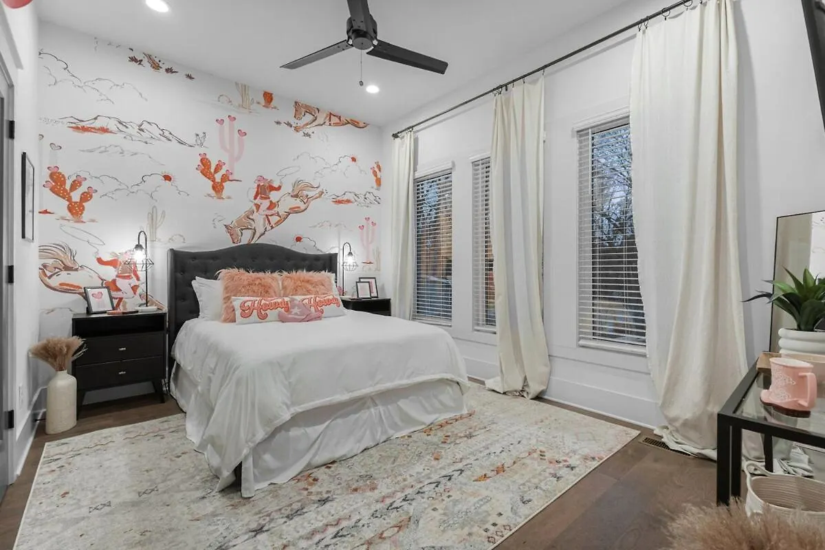 Holiday home 14 Bed Luxe Nashville Retreat With Game Room & Perfect For Large Groups! United States
