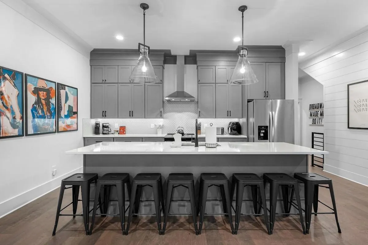 14 Bed Luxe Nashville Retreat With Game Room & Perfect For Large Groups!