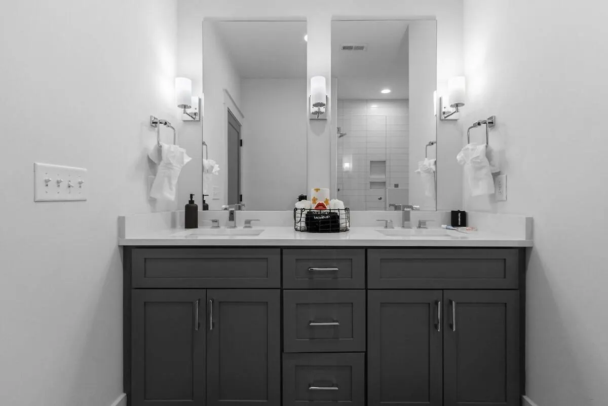 Holiday home 14 Bed Luxe Nashville Retreat With Game Room & Perfect For Large Groups! United States