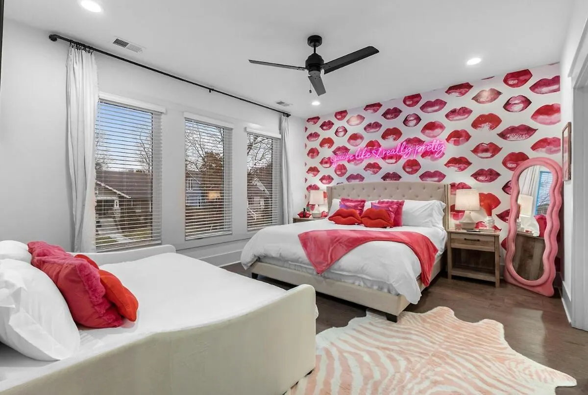 Dom wakacyjny 14 Bed Luxe Nashville Retreat With Game Room & Perfect For Large Groups!
