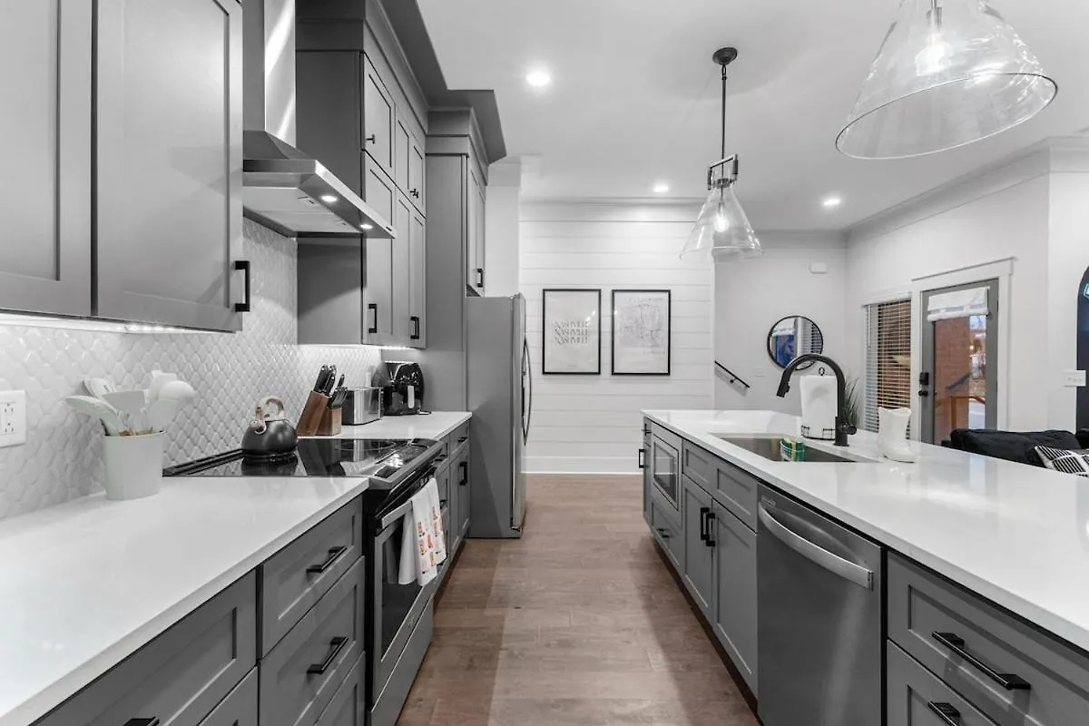 14 Bed Luxe Nashville Retreat With Game Room & Perfect For Large Groups! 0*,